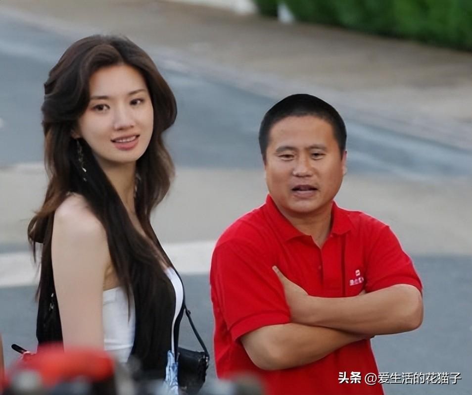 前央视主持苑冉：16岁出道，却靠演“后妈”出圈，今43岁婚姻成谜