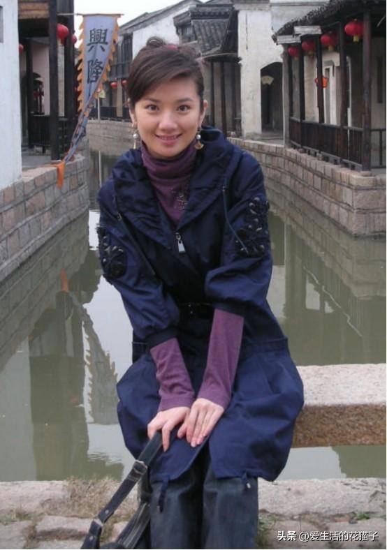 前央视主持苑冉：16岁出道，却靠演“后妈”出圈，今43岁婚姻成谜