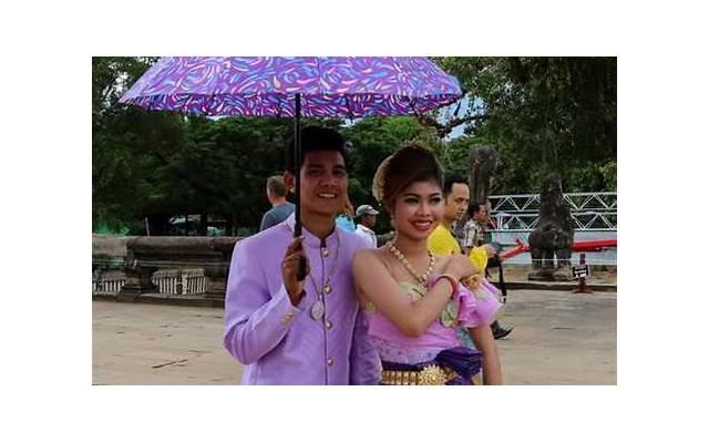  25岁女孩为自己办葬礼请朋友吃席：心病该如何治愈？