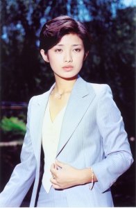 ​张国荣《风继续吹》向偶像山口百惠致敬 经典成名曲