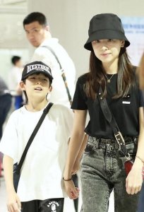 ​董洁真实身高(董洁真实身高149)