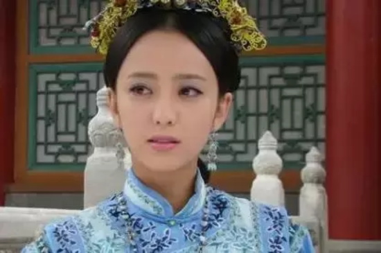 和珅的老婆是谁？一生娶了九个老婆且个个都貌美如花