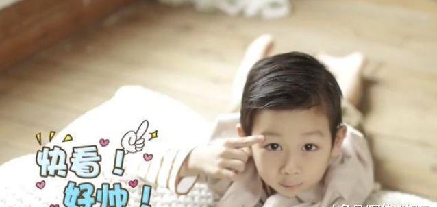 陈浩民一家6口拍全家福，四姐弟性格各不同，网友：超生游击队