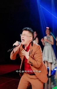 ​他叫姜涛，从泥土中成长起来的草根网红，如今拥有500万粉丝