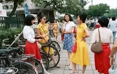 ​震撼了！20张80年代的老照片，这样的天津回不去了