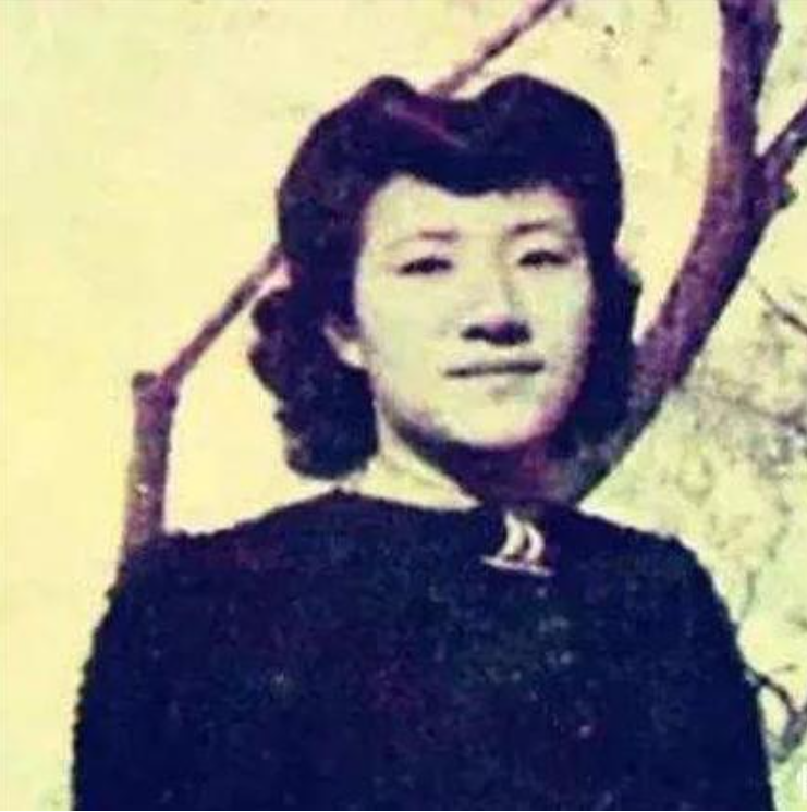 苏青：民国才华璀璨不输张爱玲，丈夫多次出轨，走出婚姻活出精彩