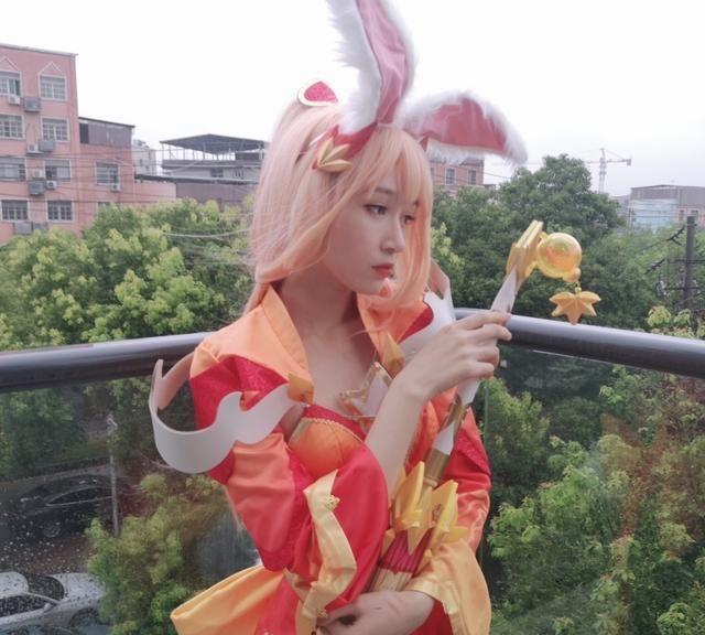 王者荣耀:小姐姐公孙离cos,身材婀娜多姿,玩家:堪比四大美女