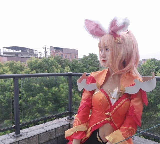 王者荣耀:小姐姐公孙离cos,身材婀娜多姿,玩家:堪比四大美女