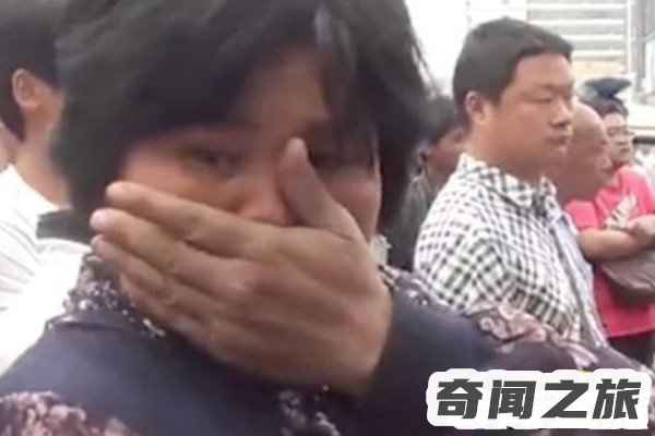 二七广场墙缝女尸身体僵硬已发臭(死者身份是情妇)(3)_