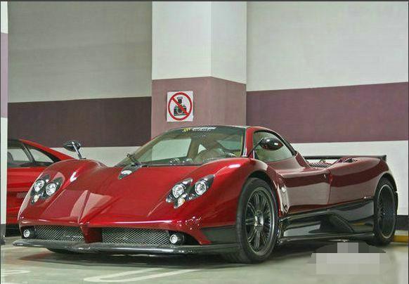 北京能住四合院的人，是怎么样的人物多豪？去他家的私人车库逛一