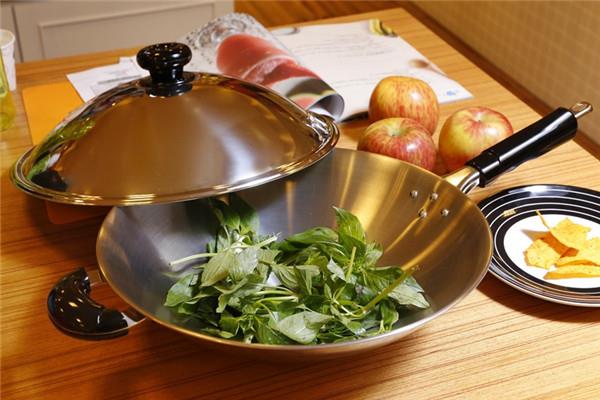 不锈钢锅第一次用怎么处理 必学的开锅养锅技巧