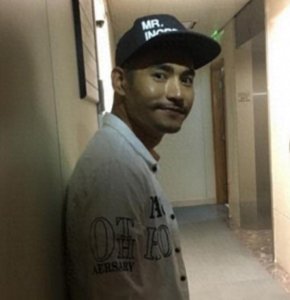 ​赵本山徒弟夫妻对比，王小虎老婆漂亮又旺夫，赵海燕夫妇最般配