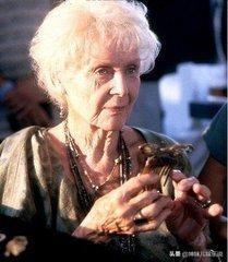 曾经《泰坦尼克号》火遍全球那你可你知道露丝原型是怎么过得吗？