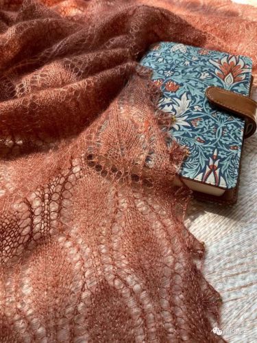 真丝小方巾的价格，真丝小方巾的系法-第1张图片-