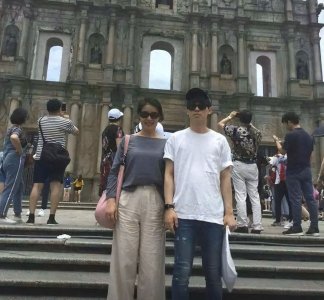 ​演员顾艳移居日本，丈夫是日本人，儿子母语是日语，现成知名画家