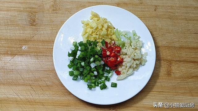 糖醋带鱼做法鲜美可口（教你糖醋带鱼的家常做法）(6)