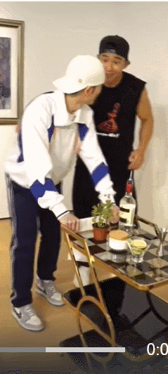 万人围观周杰伦入行20年直播首秀（周杰伦直播几十位明星）(9)