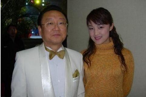 71岁蒋大为一家近照曝光,女儿比妈妈还漂亮,今因这事惹人嫌!