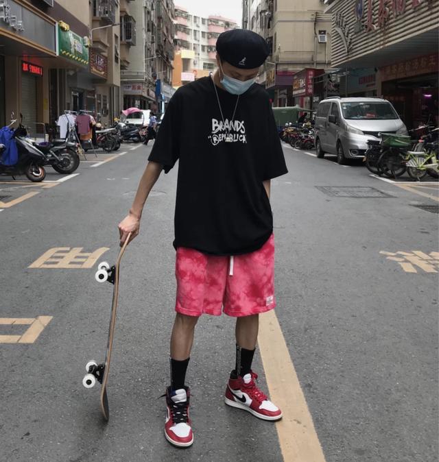 男士潮流穿搭ins酷男孩（夏日街头的休闲男孩）(10)