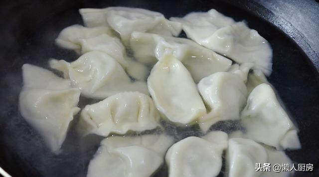 正宗的北方鲅鱼饺子做法（原来鲅鱼饺子这么好吃）(27)