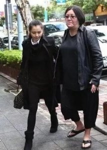 ​邱黎宽！娱乐圈中的“侠女”“豪杰”，她究竟有啥过人之处