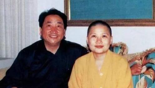 出家的李娜今年年龄多大（事业如日中天的李娜为什么突然选择出家）(15)