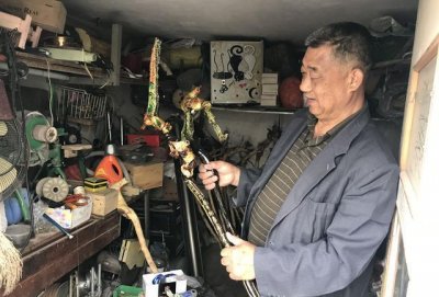 ​69岁的莱西陈兆吉老人制作形态各异拐杖 免费赠送给老人