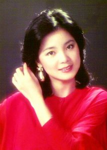 ​95年邓丽君病逝，其母亲赵素桂的一句话耐人寻味：女儿走的是时候