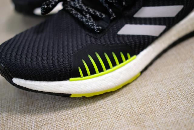 阿迪达斯pureboost dpr是什么鞋（阿迪达斯PulseBOOSTHD）(9)