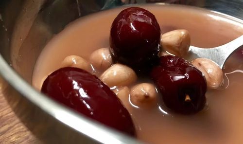 保温杯里面泡红枣水一整天可以喝吗