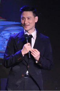 ​华语乐坛的璀璨星河：盘点中国十大实力派男歌手