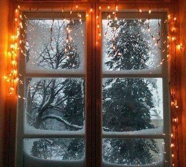 塑钢窗户双层玻璃漏气进水了冬天会因为天冷会冻裂么急