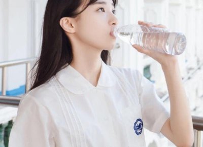 ​初次与女生聊天相关技巧有哪些内容，初次和女孩怎么聊天