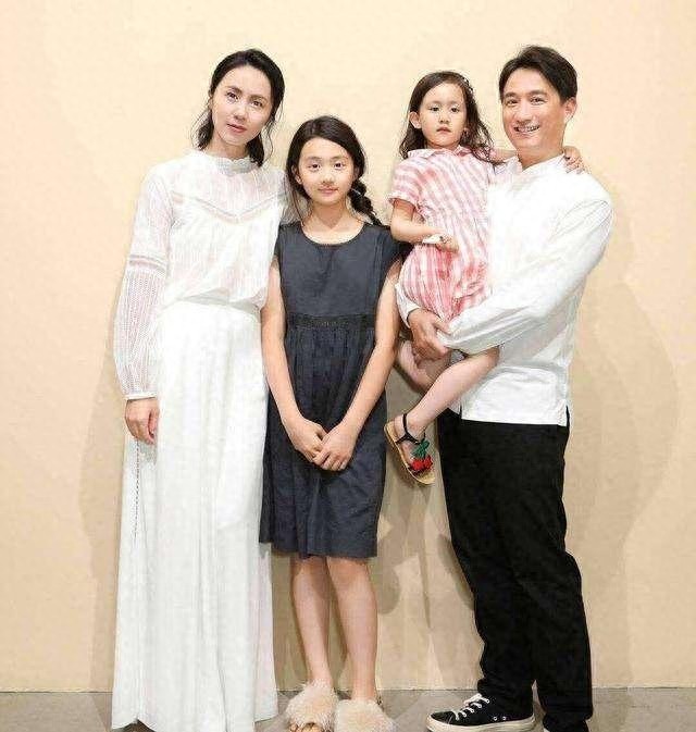 黄磊老婆孙莉、抛开贤妻良母的形象、没想到还有这么有气质的一面