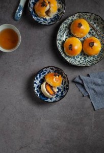 ​蛋黄酥的蛋黄怎么处理好吃,蛋黄酥里的蛋黄是鸡蛋黄吗